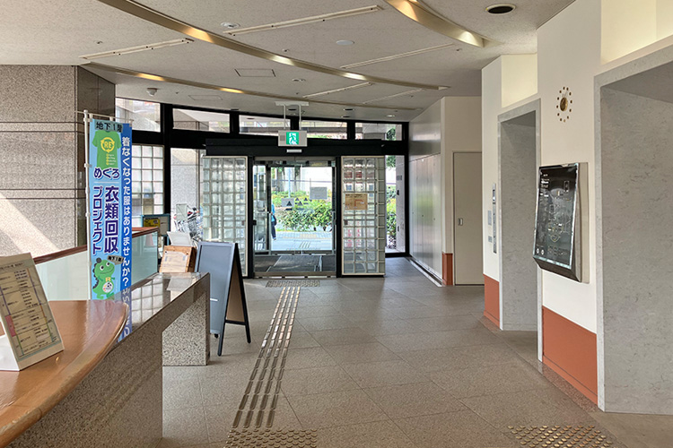 目黒区 田道住区センター(田道ふれあい館) エントランスホール 目黒区 田道住区センター(田道ふれあい館) エントランスホール